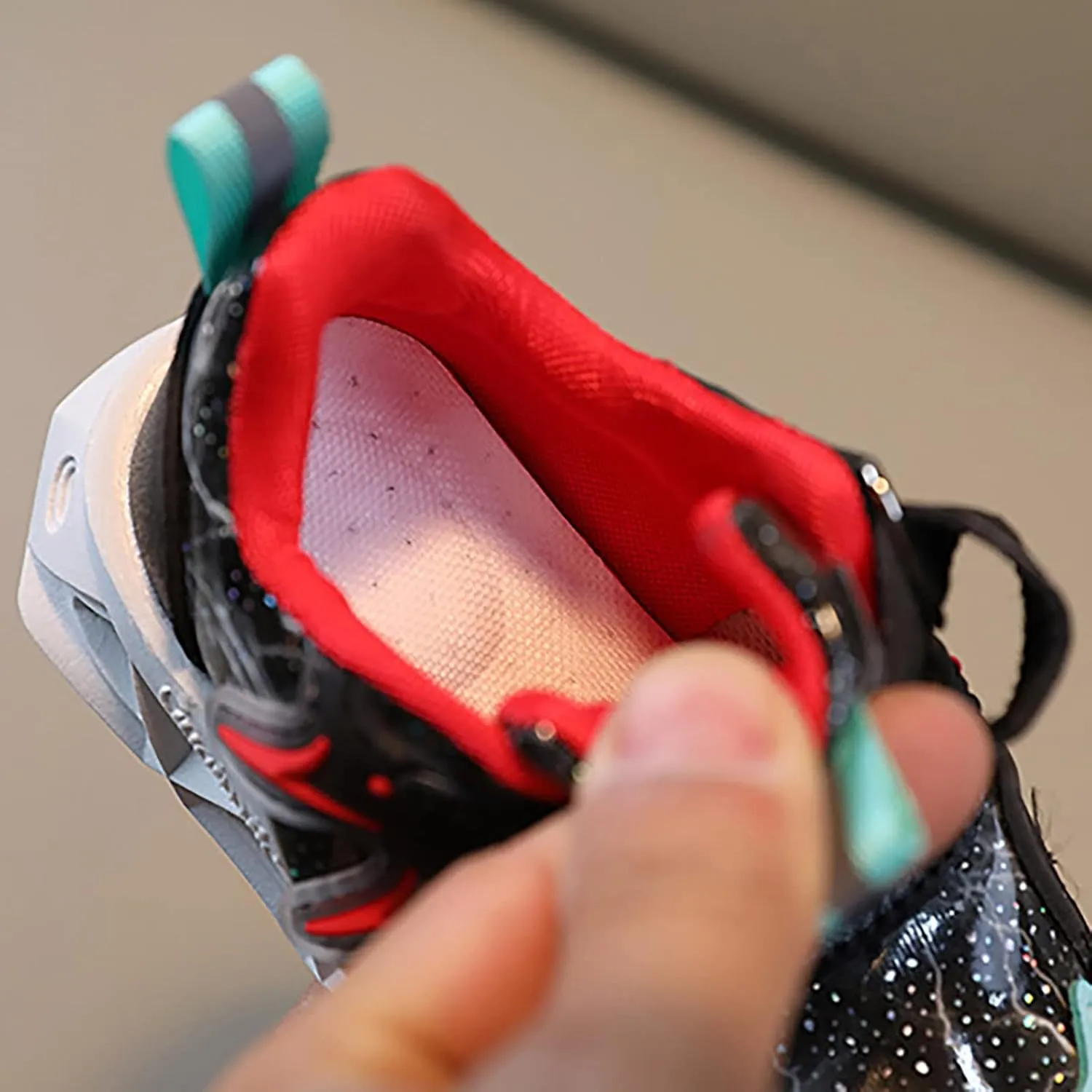 Kids Light Up Running Shoes Lightweight Non-Slip Toddler Baby Boys Girls Sneaker Athletic Shoes with Strap