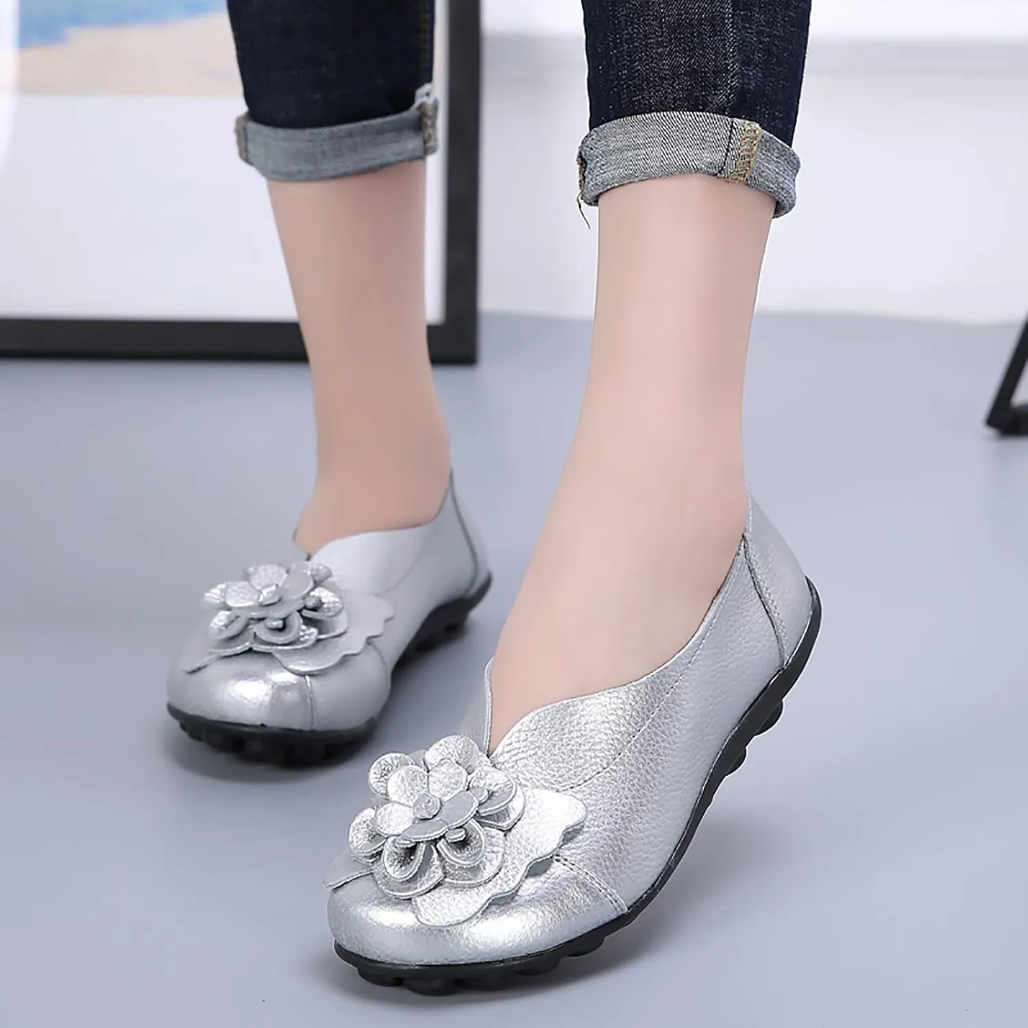 Slip On Loafers for Women Comfortable Walking Work Flats Shoes Soft Cushion Leather Loafers Cute Bow Flower Flat Driving Shoes Indoor Outdoor for Summer