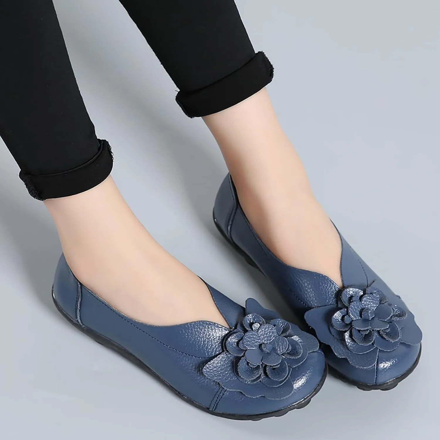Women's Leather Loafers Comfortable Flat Shoes Slip On Round Toe Wide Width Loafers Comfortable Walking Working Driving Long Standing Fashion Soft Cushion Shoes