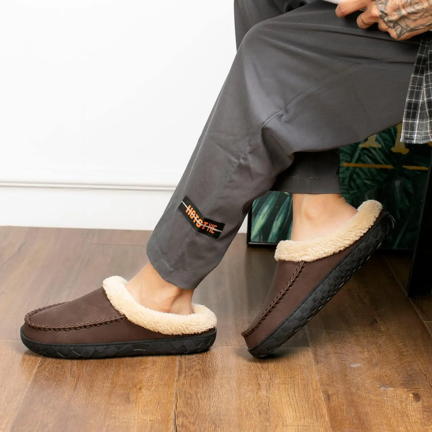 WOTTE Men's Moccasin Slippers Microsuede Fleece Fuzzy Lined Memory Foam House Shoes for Indoor Outdoor