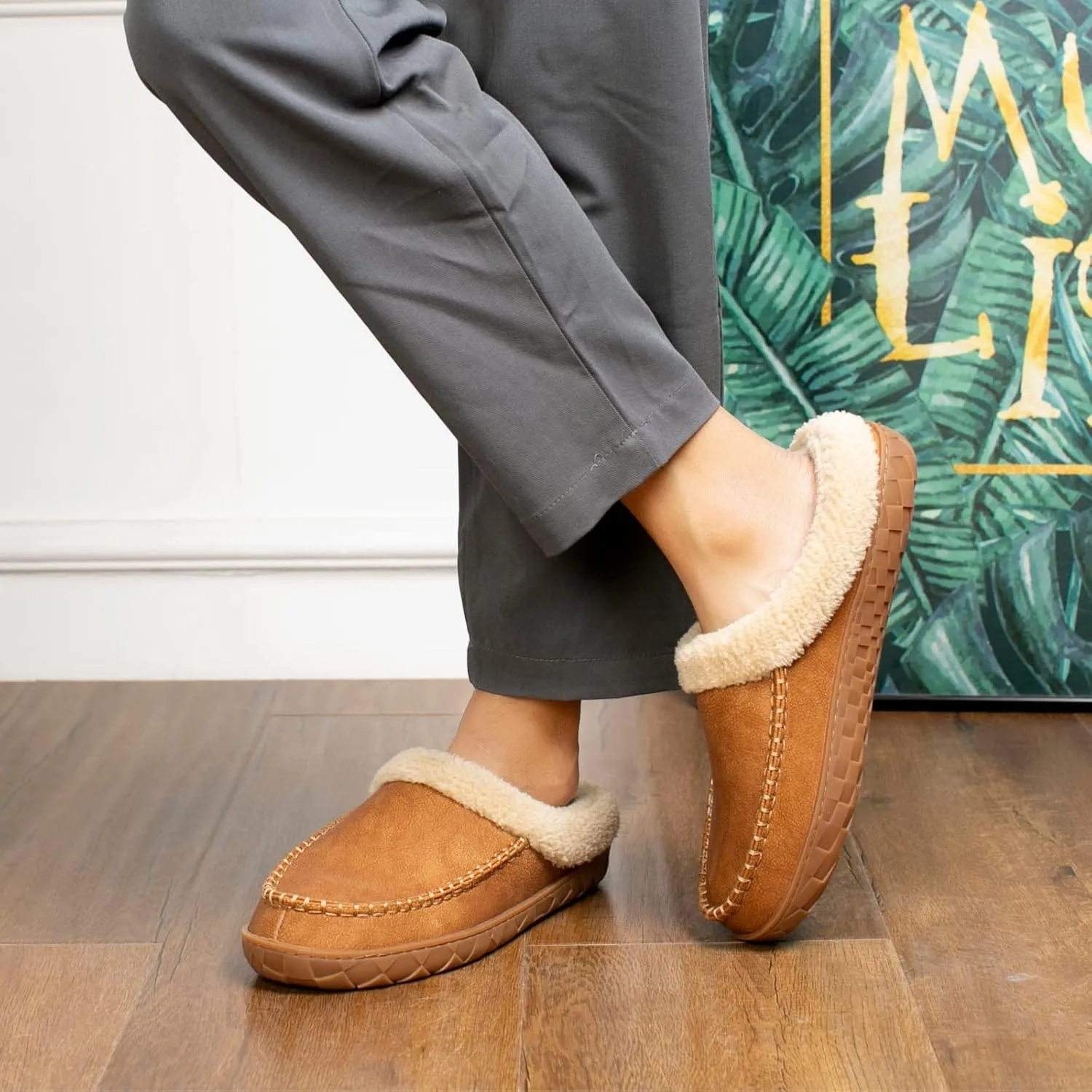 WOTTE Men's Moccasin Slippers Microsuede Fleece Fuzzy Lined Memory Foam House Shoes for Indoor Outdoor